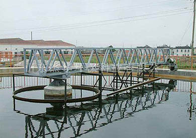 周邊傳動刮泥機