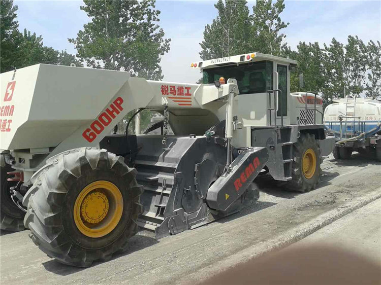 WR2300V，河南淮陽(yáng)S206省道施工